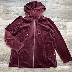 Chicos Zenergy Hoodie Womens 2 Red Velour Full Zip Hooded Side Snaps Solid
